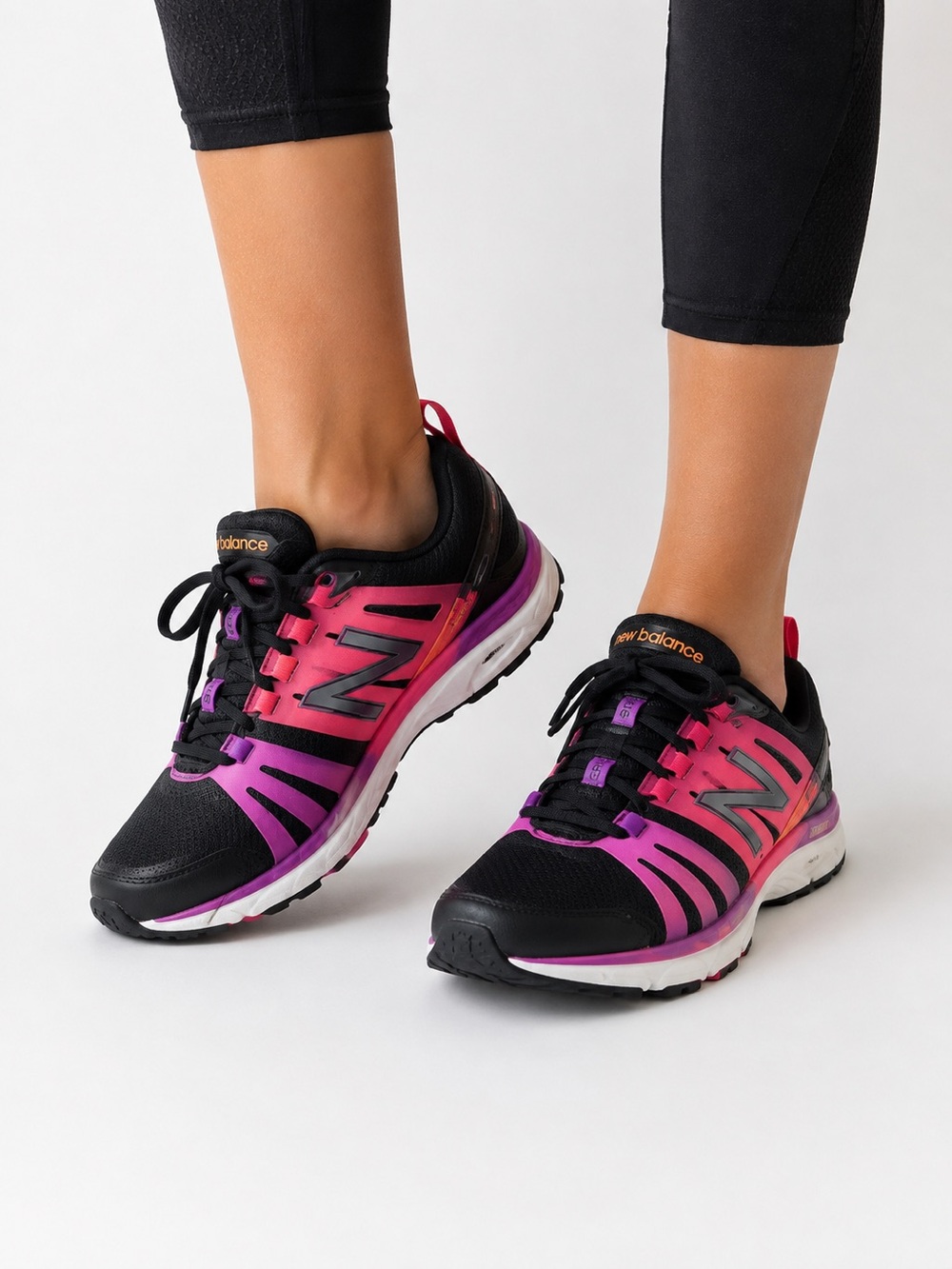 New Balance Women’s Black Pink Athletic Running Shoes Size 6